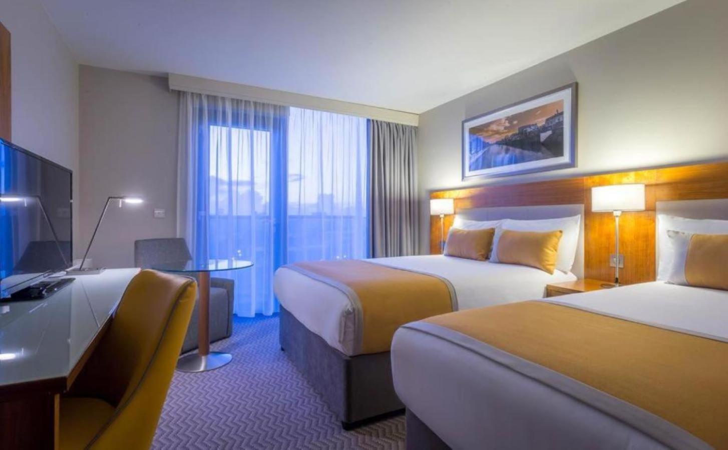 Maldron Hotel Таллахт Екстер'єр фото