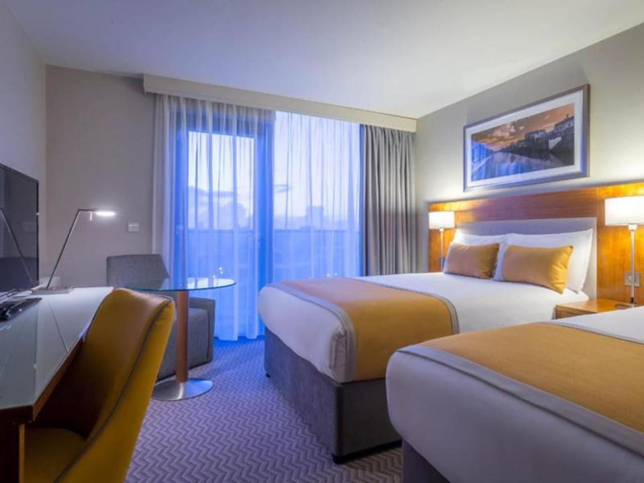 Maldron Hotel Таллахт Екстер'єр фото