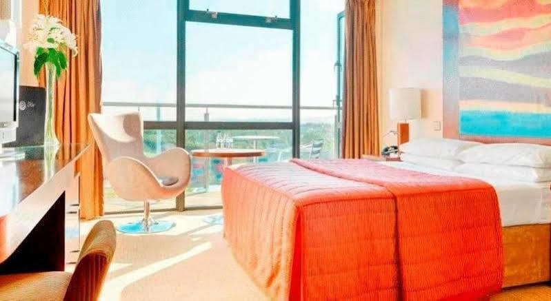 Maldron Hotel Таллахт Екстер'єр фото