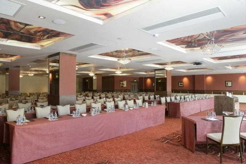 Maldron Hotel Таллахт Екстер'єр фото